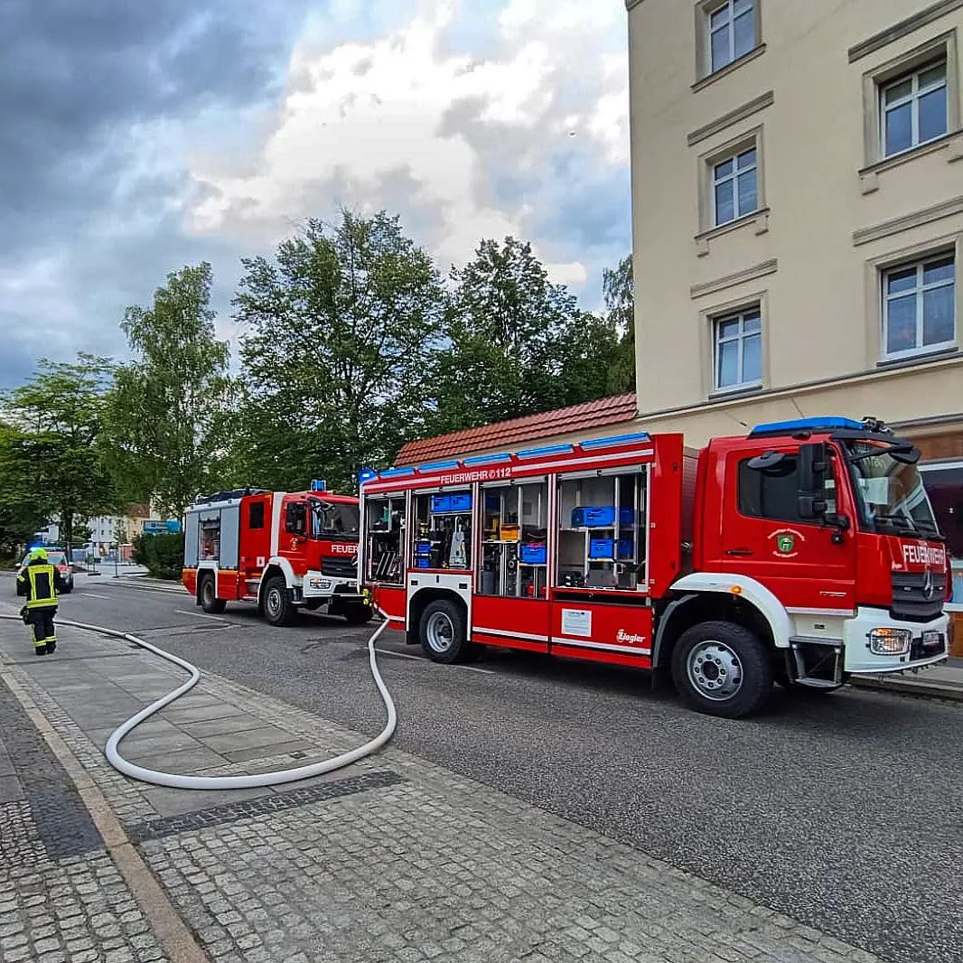 38 / 39 - B1/H1 Mülltonnenbrand/Tragehilfe